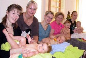 Baby-Massagen in der Physiotherapie Susen Birnstein in Zeulenroda